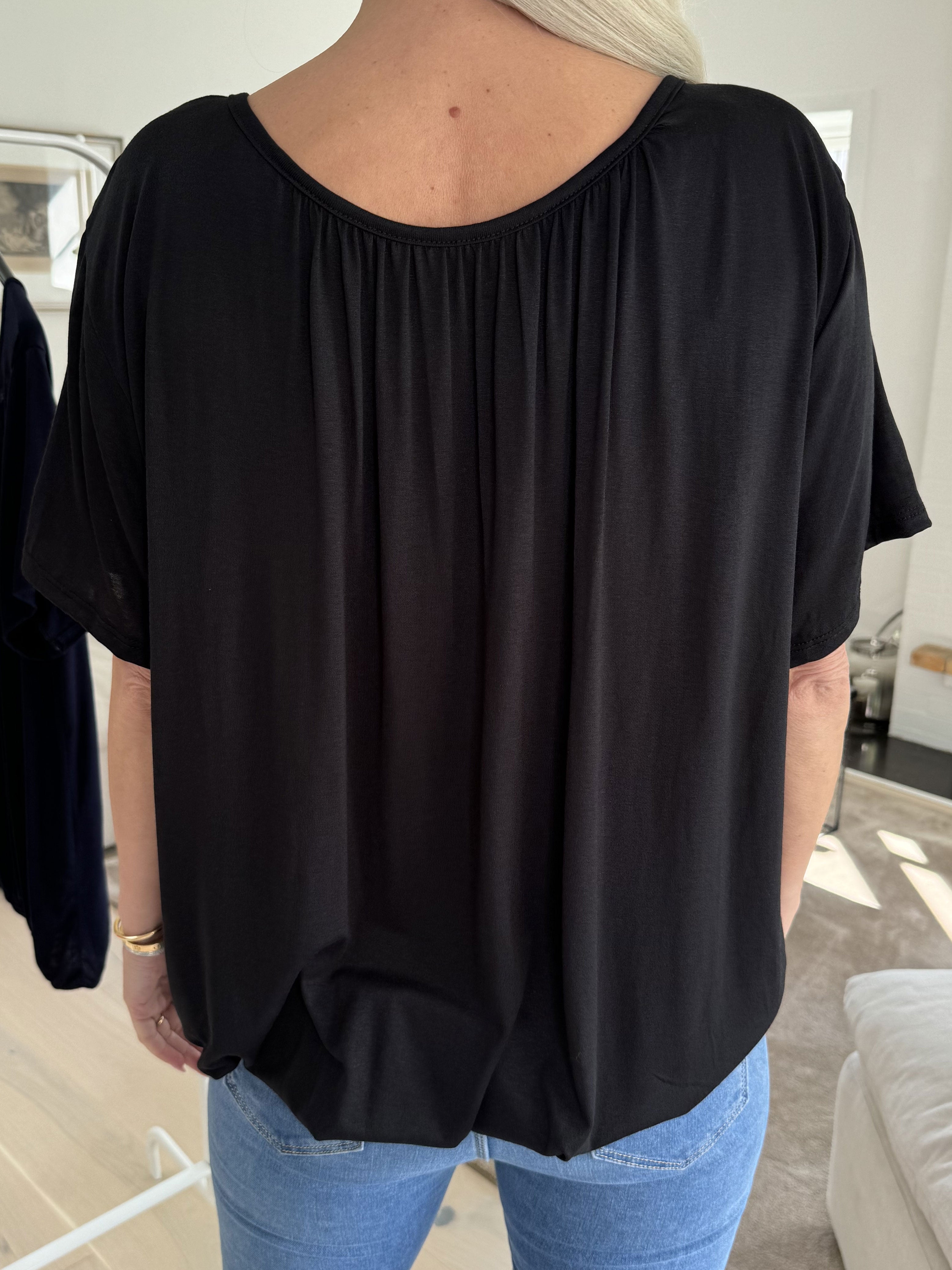 Miracle t-shirt - Basis t-shirt med elastik forneden (bestseller)